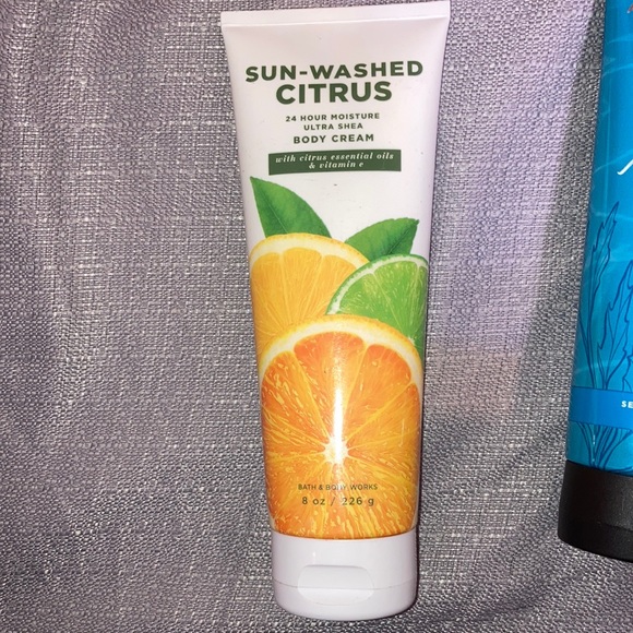 I’m allergic to it, never been used it’s got Shea butter cocoa butter and aloe. - Picture 1 of 2